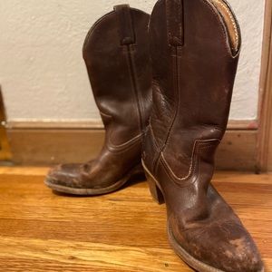 Beautiful, authentic cowboy boots. Barely used.